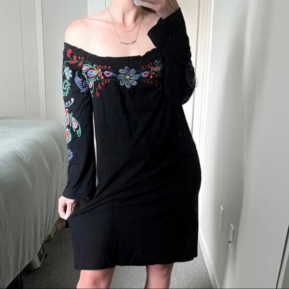 Johnny Was Black Floral Embroidered Off The Shoulder Shift Dress Sz.M